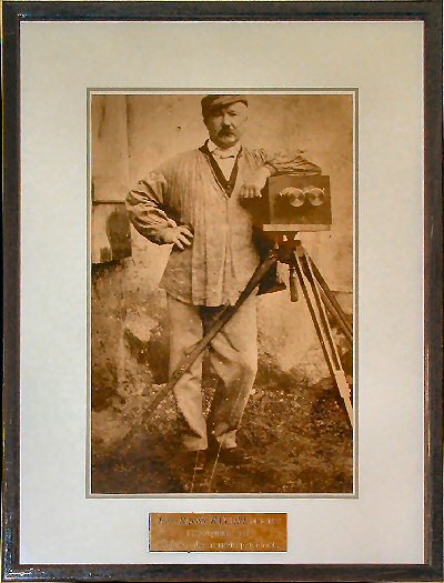 Jean-Baptiste Haxaire et sa caméra photographique stéréoscopique.