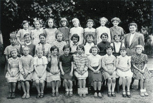 Classe Primaire filles CM1 1955-56