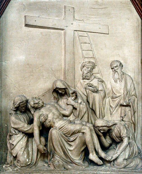 XIII��me station��: J��sus est descendu de la Croix et remis �� sa M��re (d��ploration)