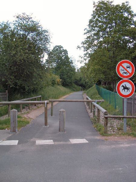 À la barrière de Clairegoutte, la voie aménagée pour piétons et cyclistes.