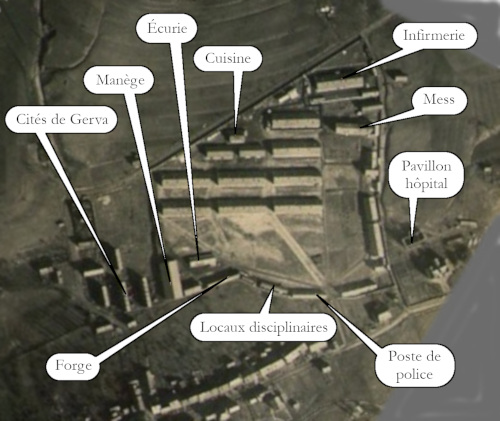 Vue aérienne prise par l'aviation allemande en 1918 sur laquelle on observe que tous les bâtiments prévus ont bien été construits avec en plus le Mess et le pavillon de l'Hôpital.Source JC Fombaron, Philomatique Vosgienne.