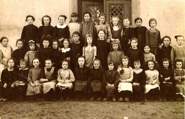 Classe Primaire filles 1923-24-1