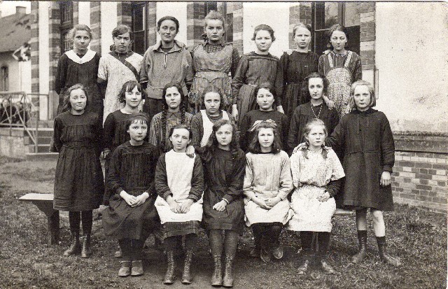 Classe Primaire filles 1925-26-1